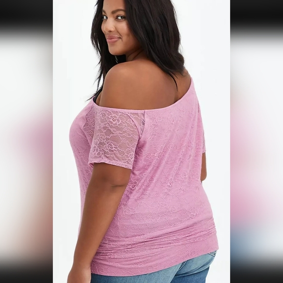 Torrid Plus Size 6 (28/30) Mauve Off Shoulder Lined Floral Lace Top - Picture 2 of 3